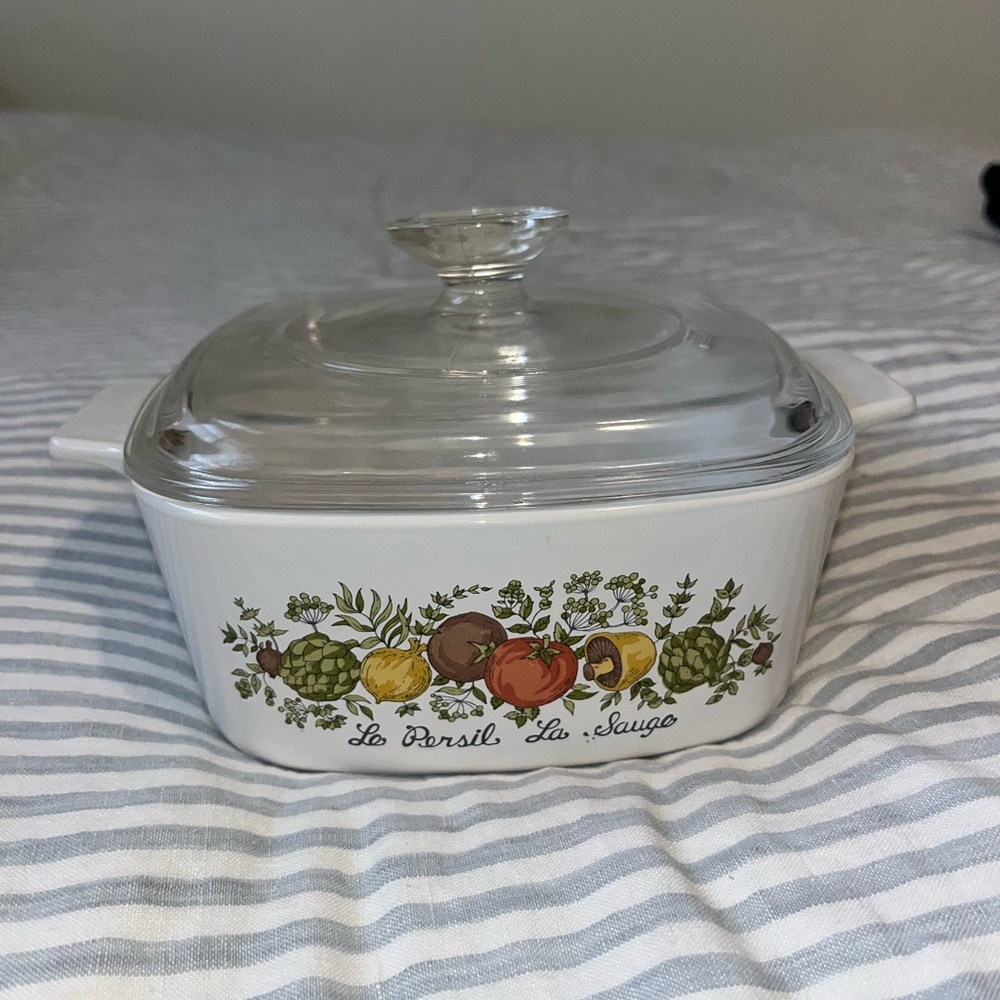 Vintage Corning Ware Herb Garden Casserole Dish – 1½ Quart (with Lid)